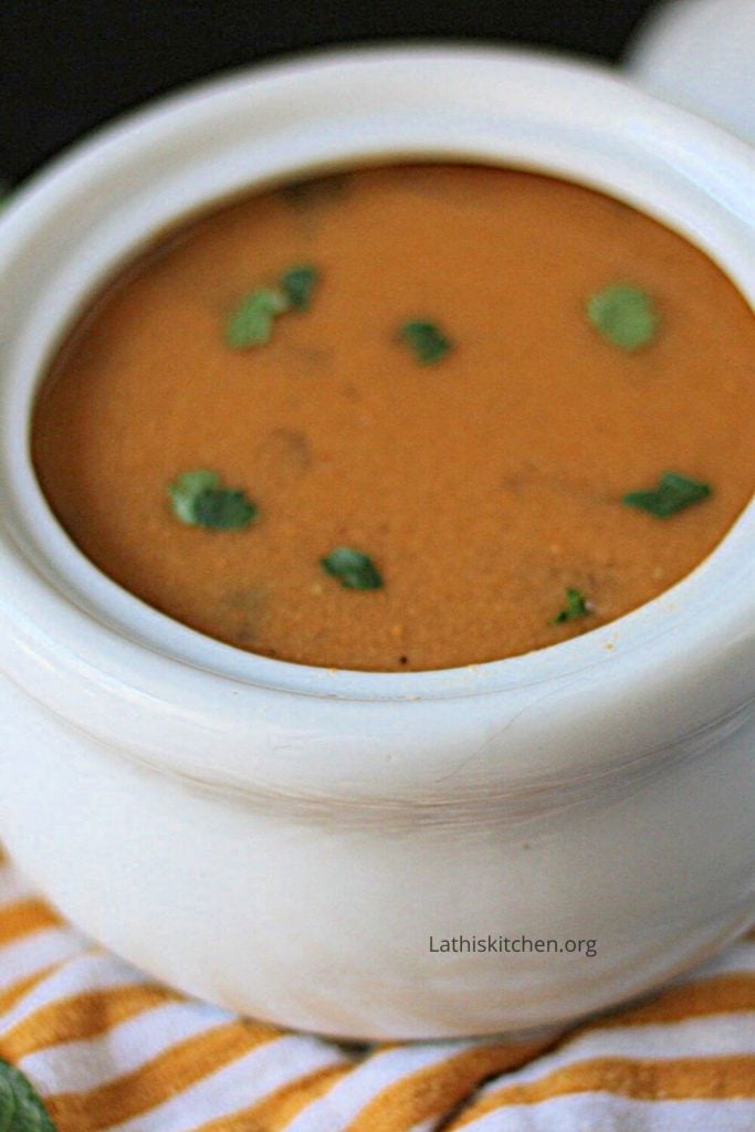 close up of Idli Sambar.
