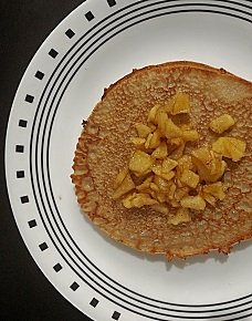 Whole wheat banana pancakes with caramelised apple