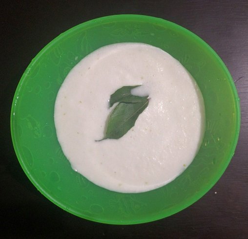 Coconut chutney with shallots