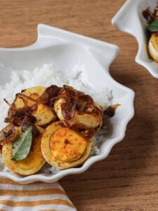 Egg pepper fry in a plate.