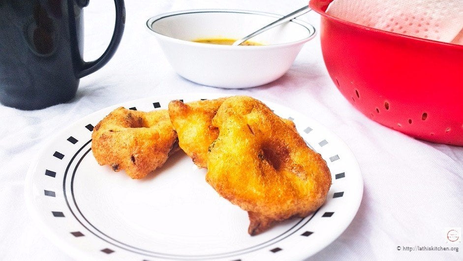 A plate with medu vada.