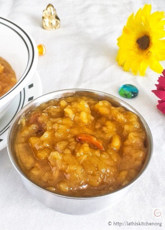 A bowl of sakkarai pongal.
