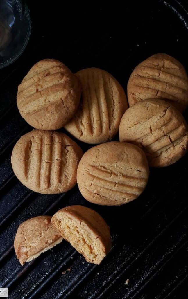 Melting Moments Cookies on a plate.