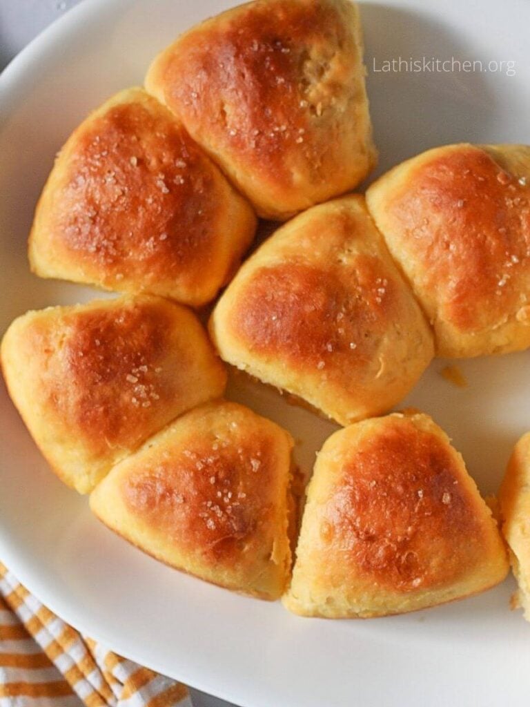 Sweet potato rolls in a plate.