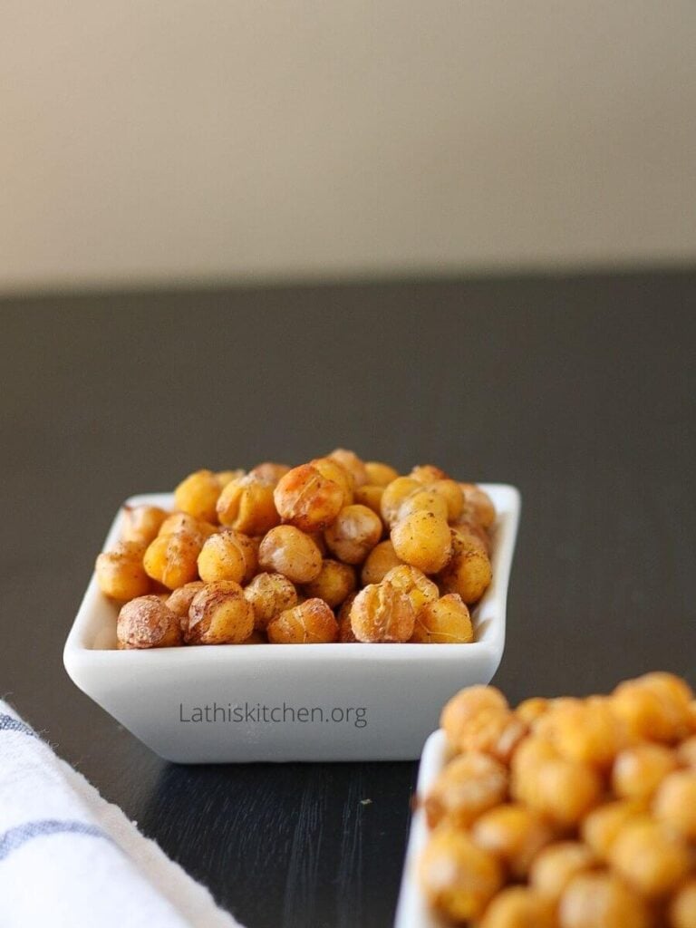 Crunchy roasted chickpeas in a bowl.
