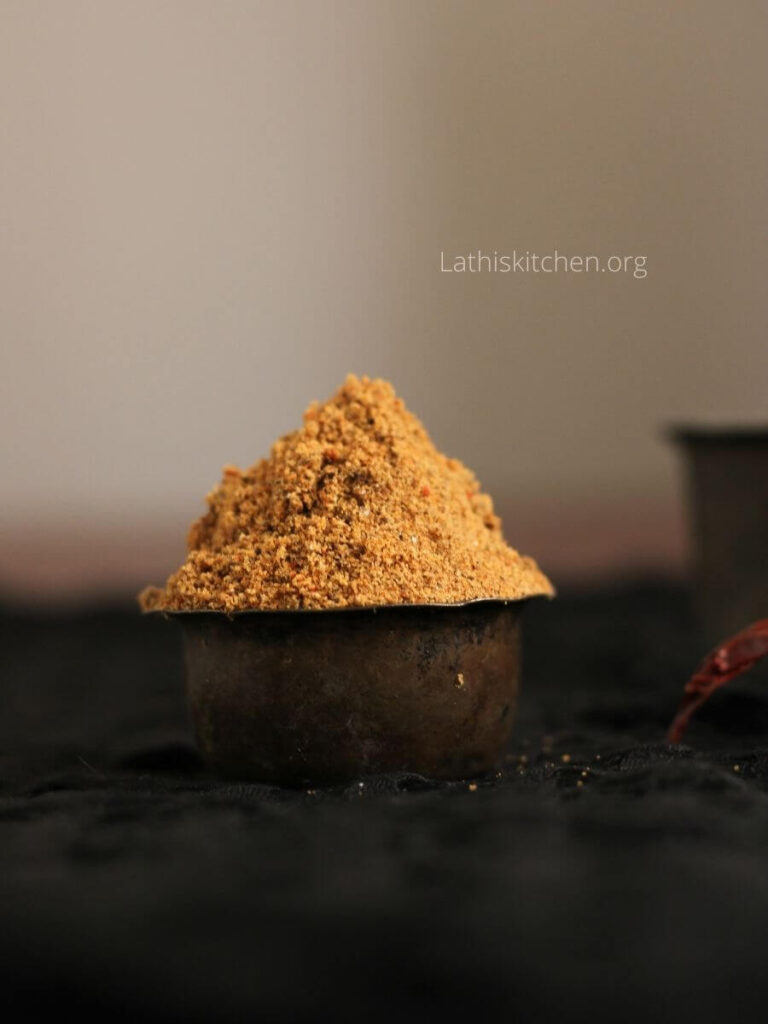 A bowl of heaped Ellu podi.